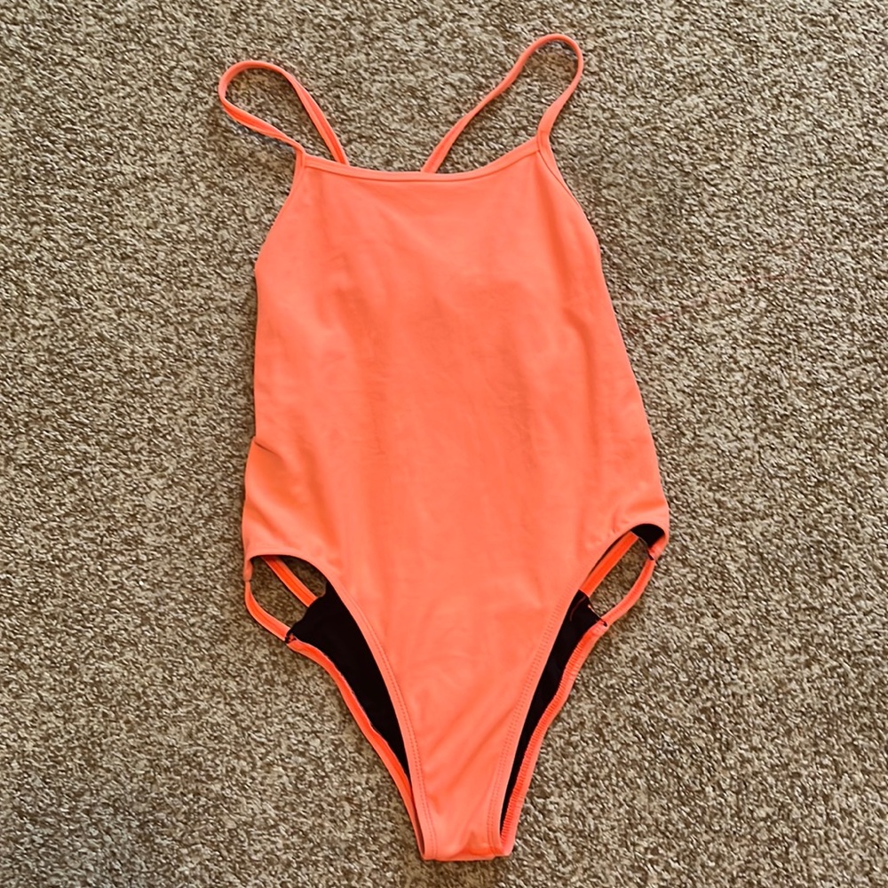 JOLYN ONE PIECE